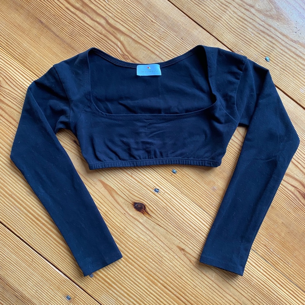 Gil Rodriguez El Tigre Chiquito Long Sleeve Crop